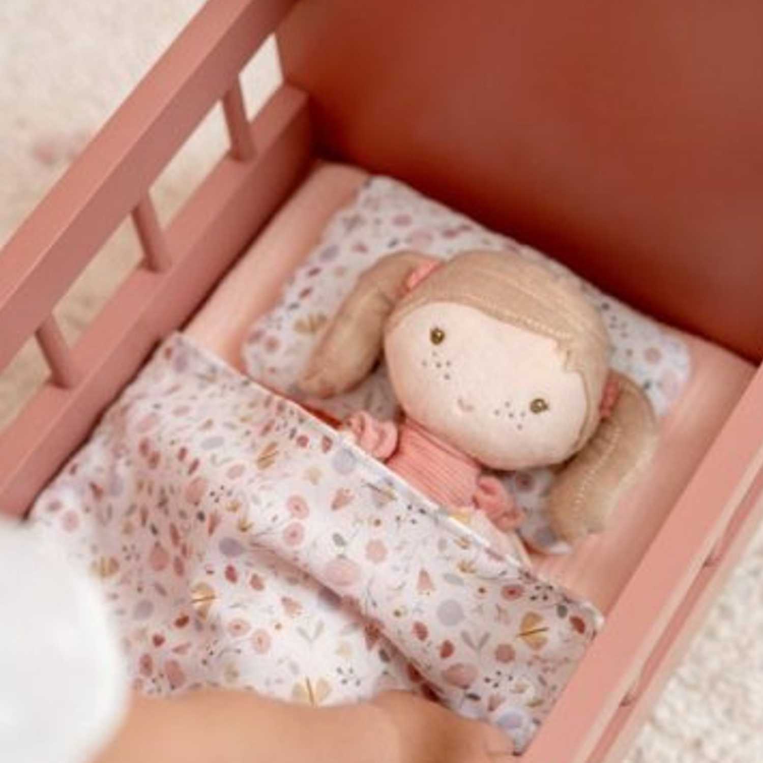 LITTLE DUTCH Holz Puppenbett FSC mit Bettwäsche